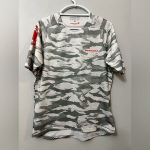 Endura Mountain Camo MTB Cycling Jersey Camo Grey White Men's Size M Printed